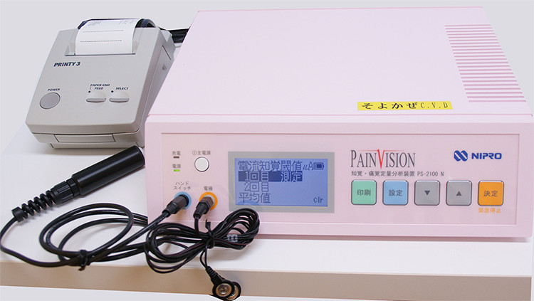 知覚・痛覚定量分析装置（PAIN VISION）の写真